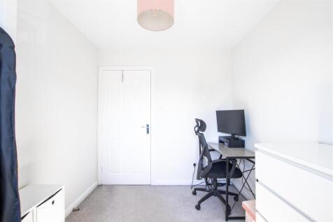 bedroom.two.jpg