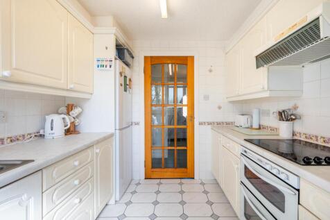 Kitchen (1).jpg