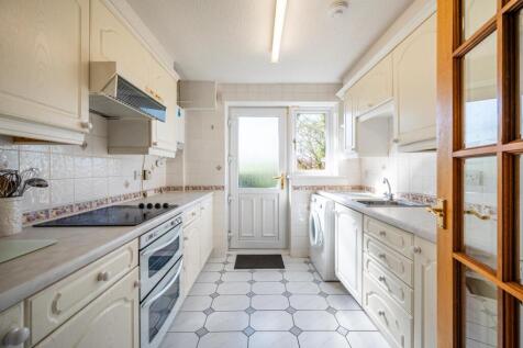 Kitchen (2).jpg