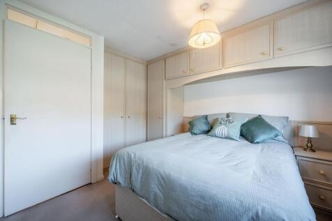 Bed1 (1).jpg