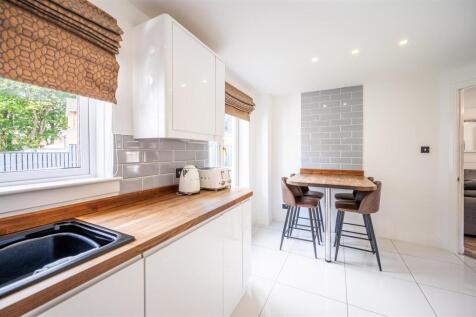Kitchen (1).jpg