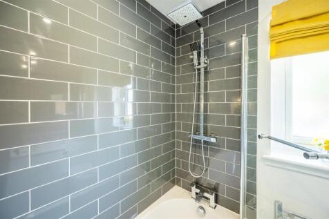 Bathroom (1).jpg