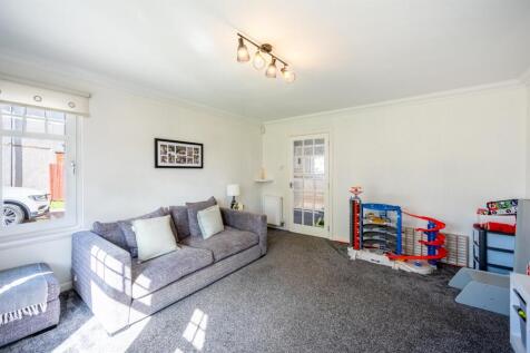 Family Room (1).jpg