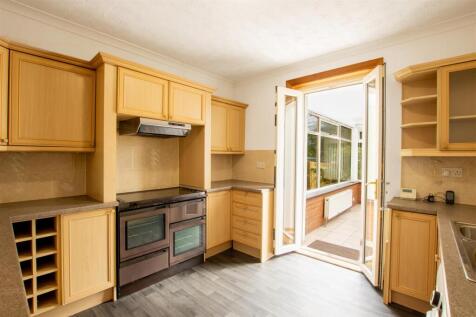 kitchen-1.jpg