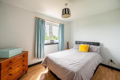 Bed 3.jpg
