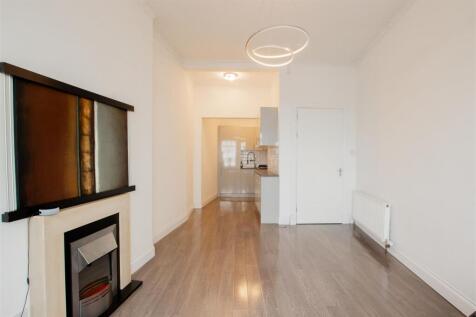 lounge.kitchen.jpg