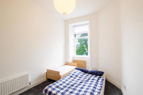 bedroom.one.jpg