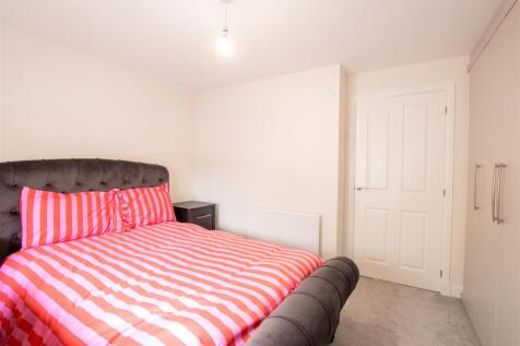 bedroom.one.jpg