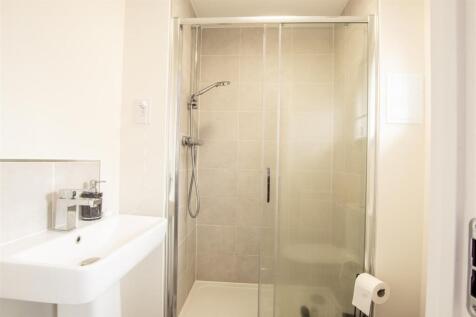 ensuite.jpg