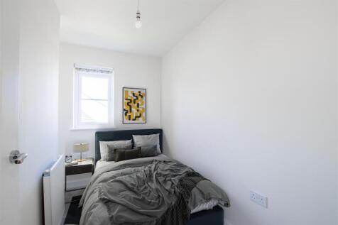 Property_E3E2_bedroom_10-07-25_16_26.jpeg
