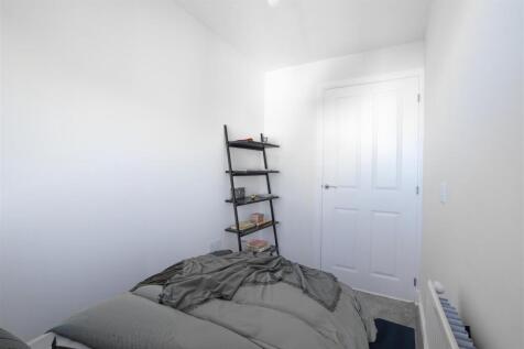 Property_E3E2_bedroom-5_10-07-25_16_29.jpeg