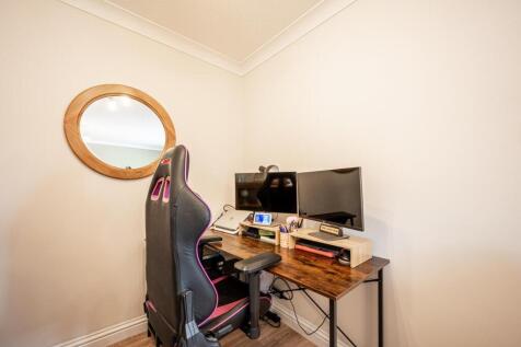Living Room (1).jpg
