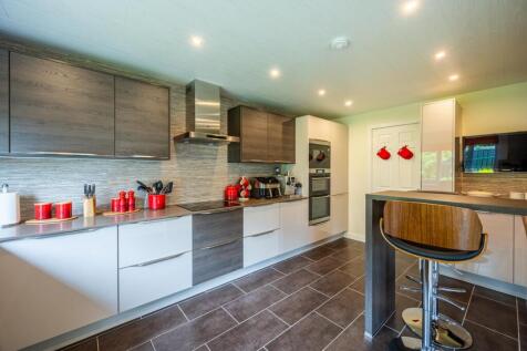 Kitchen (1).jpg