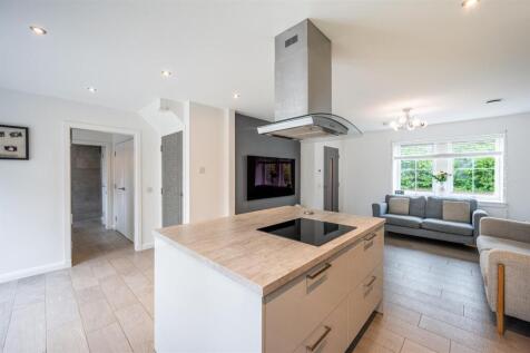 Livingroom, Kitchen (1).jpg