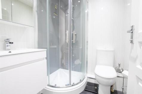 ensuite.jpg