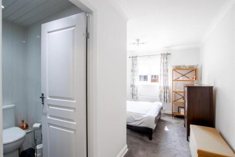 bedroom.two-2.jpg