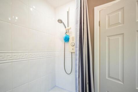 Bathroom (1).jpg