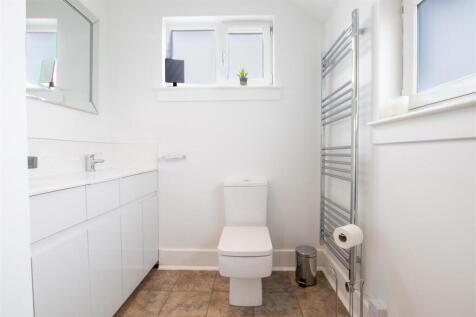 ensuite.jpg