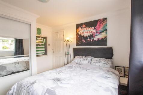 bedroom.one-1.jpg