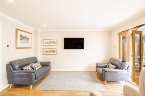 lounge-3.jpg