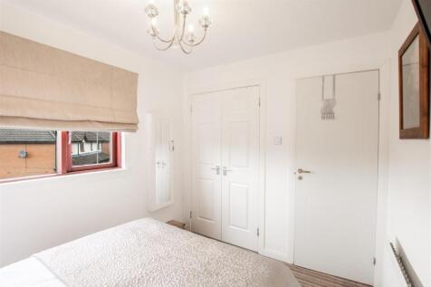 bedroom.one-3.jpg