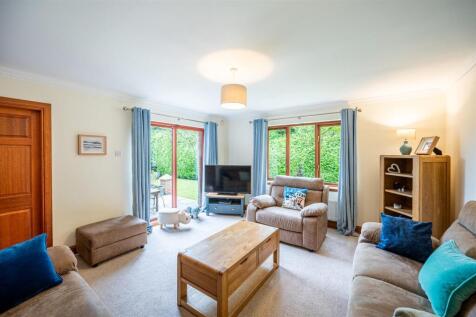 Family Room (3).jpg
