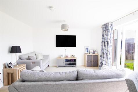 lounge-1.jpg