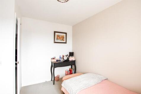 bedroom.two.jpg