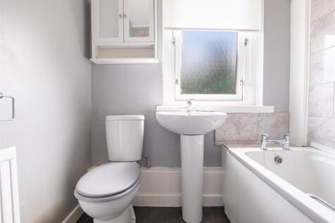 bathrom.jpg