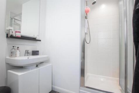 ensuite.jpg