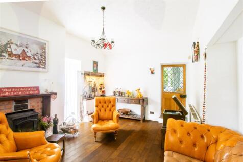 sitting.room-1.jpg