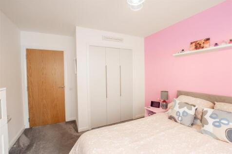 bedroom.one.jpg