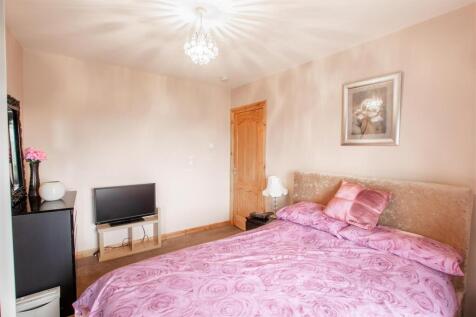 bedroom.two.jpg
