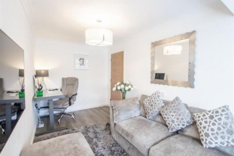 FAMILYROOM-2.jpg