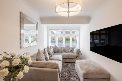 familyroom.jpg