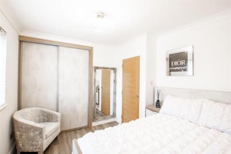 bedroom.two.jpg