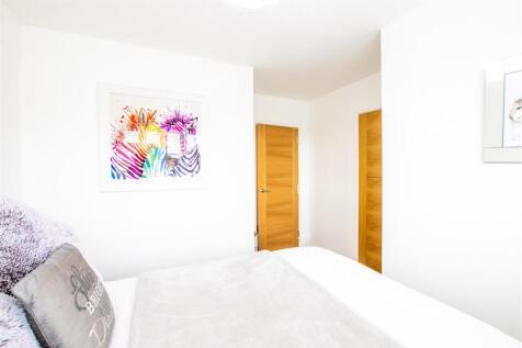 bedroom.one.jpg