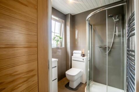 ensuite.jpg