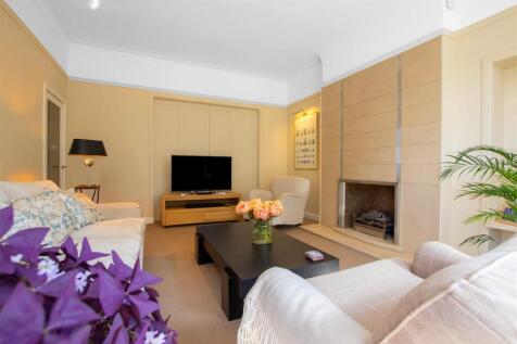 lounge-1.jpg