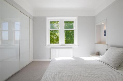 bedroom.one.jpg