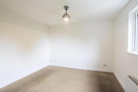 bedroom.one.jpg