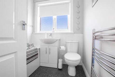 Main.Bathroom.jpg