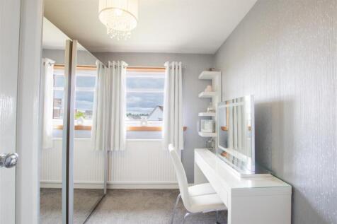 bedroom.one-1.jpg