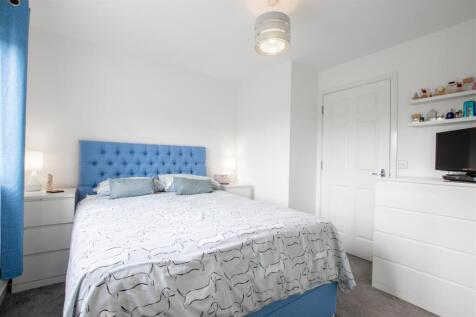 main.bedroom.jpg