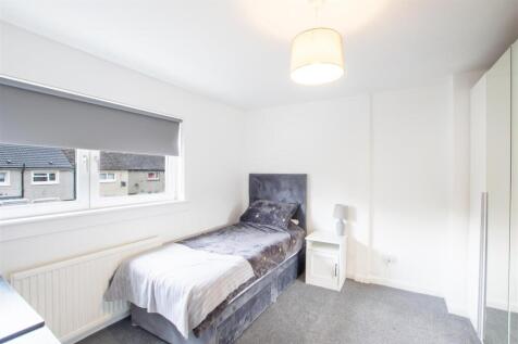 bedroom.two-4.jpg
