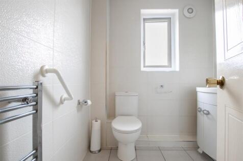 Shower Room-2.jpg