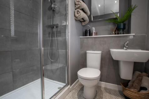 ensuite.jpg