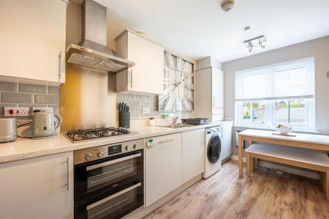 Kitchen (2).jpg
