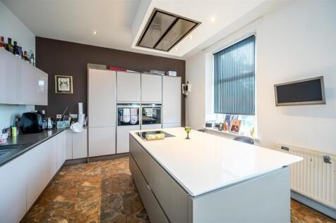 Kitchen (2).jpg