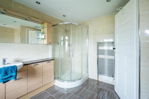 Bathroom (1).jpg